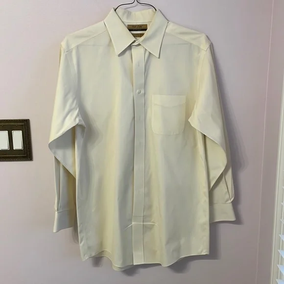 Roundtree & Yorke | Shirts | Roundtree And Yorke Gold Label Fitted Dress Shirt In Cream | Poshmark Roundtree & Yorke | Shirts | Roundtree And Yorke Gold Label Fitted Dress Shirt In Cream | Poshmark